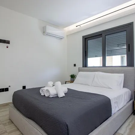 High-end 3br Huge Duplex Near Landmark Apartament