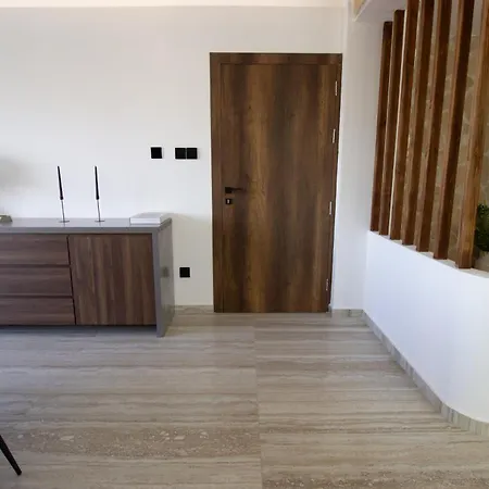 High-end 3br Huge Duplex Near Landmark Apartament Nikozja